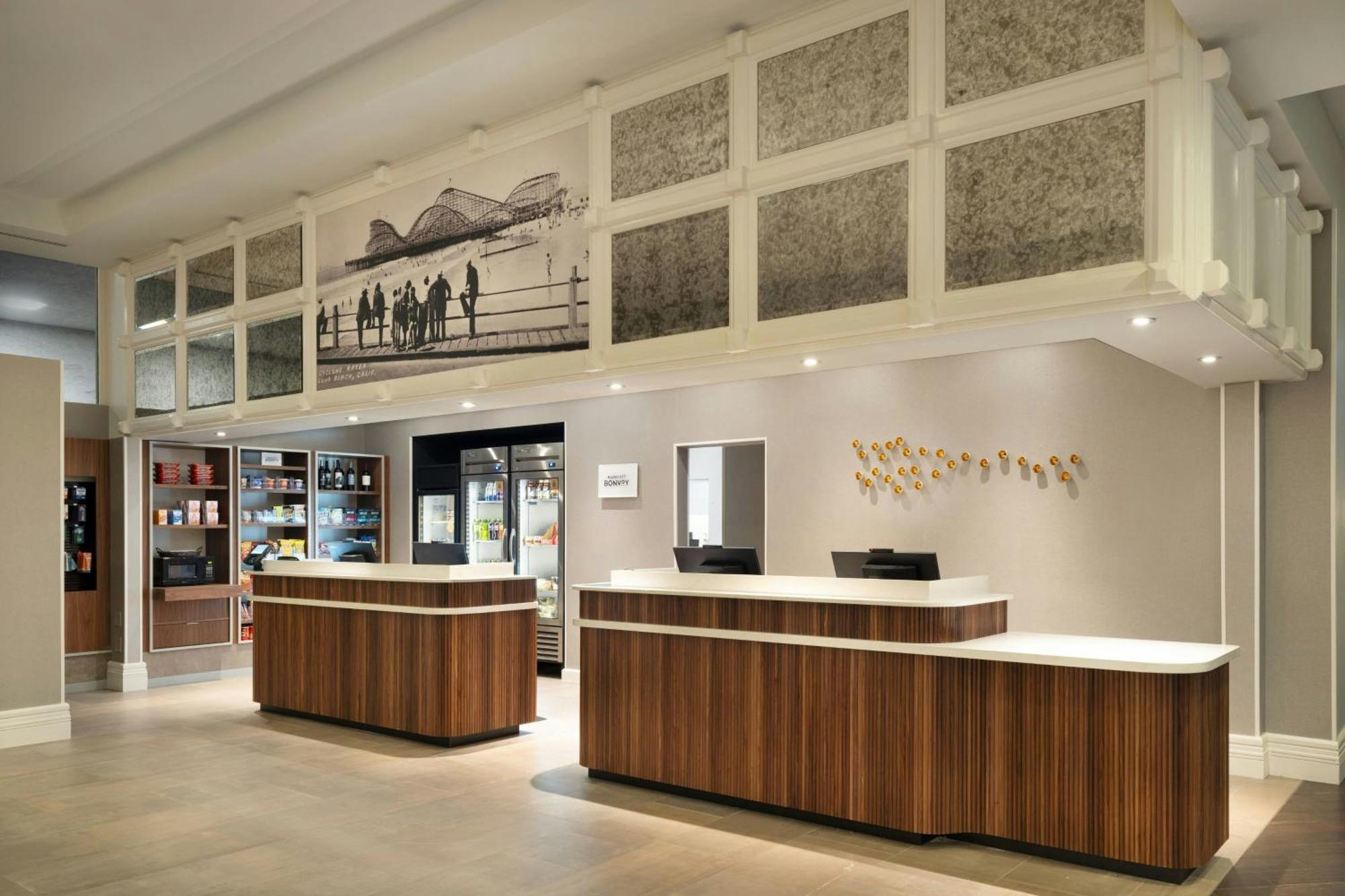 Courtyard By Marriott Long Beach Downtown Eksteriør bilde
